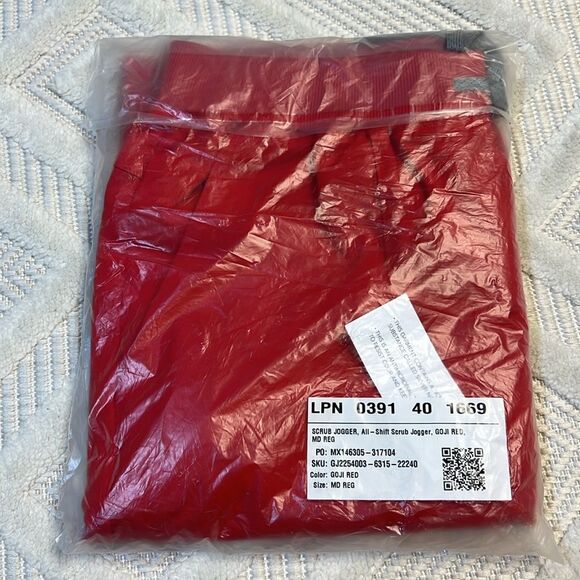 FABLETICS - All-Shift Scrub Jogger - Goji Red - Picture 2 of 4